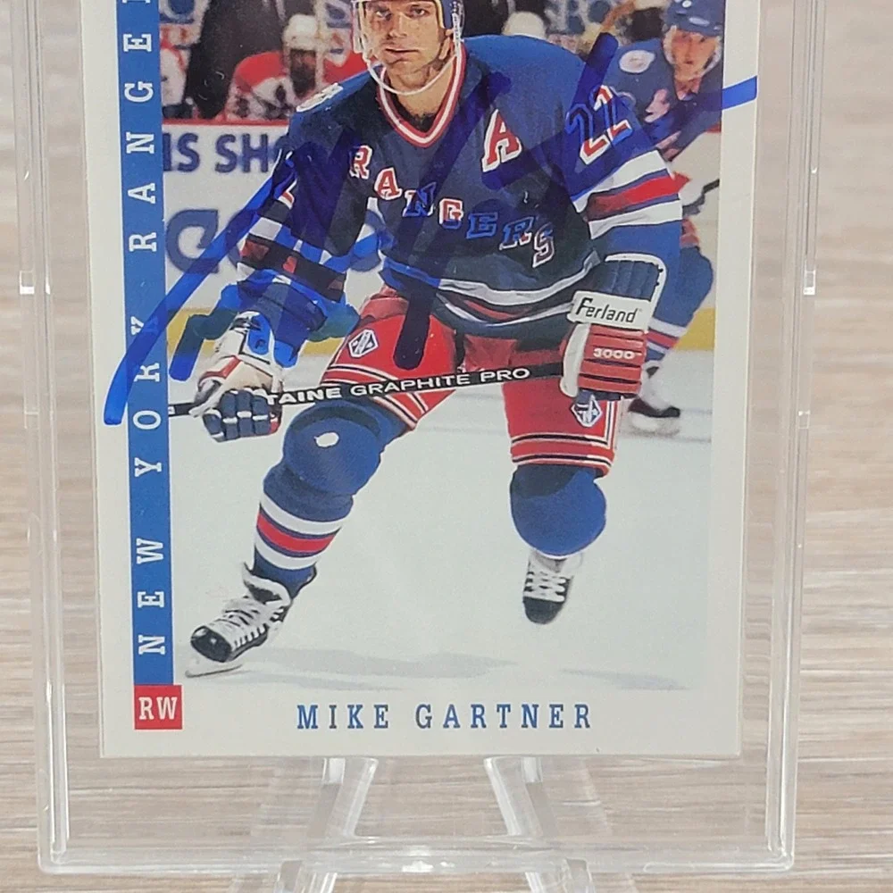 Mike Gartner Autographed 1992 Score Hockey Card New York Rangers RW
